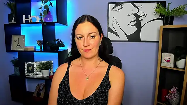 XXX chat uživo modela FUN_AMI