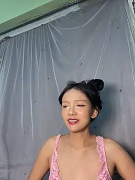 lolisky1478 Adlı Modelin Canlı XXX Sohbeti