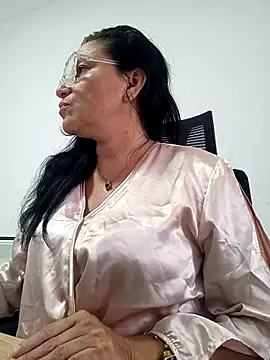 dalia_milf_co Adlı Modelin Canlı XXX Sohbeti