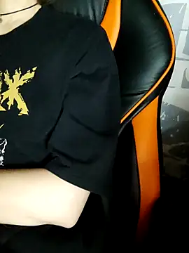 Aashikalaa élő XXX-chatje