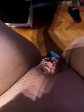 DirtySecretPleasuere_69 Adlı Modelin Canlı XXX Sohbeti