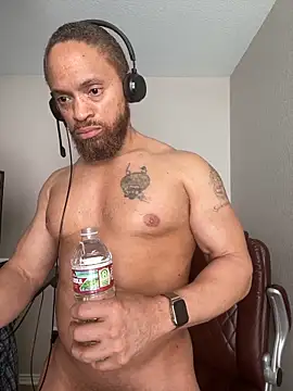 Fathero1time: διαδικτυακό σόου στην κάμερα