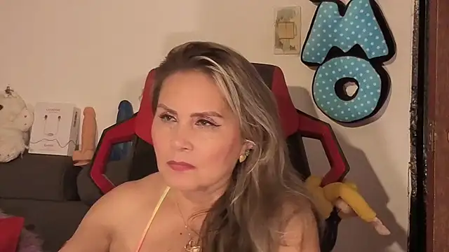 amandabakerx Adlı Modelin Canlı XXX Sohbeti