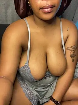 YellowHoneyDip's Live XXX Chat