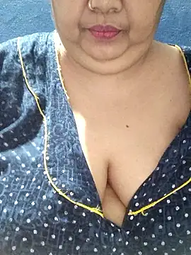tamilthanushri's Webcam Show