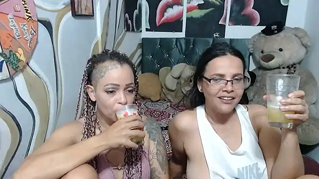 XXX chat uživo modela manzanahot9