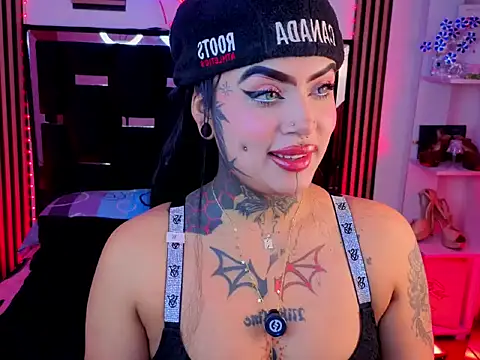 LauriInk1's Live XXX Chat