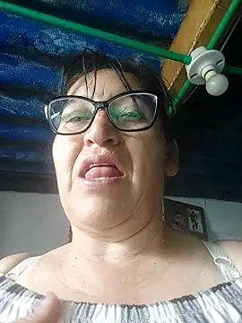 clarita_01's Webcam Show