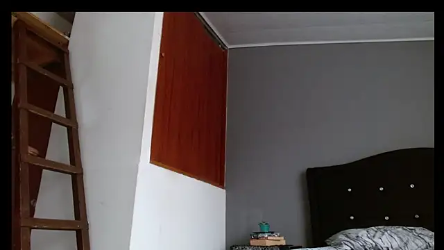 Emilia_1995 élő XXX-chatje