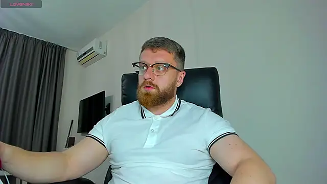 XXX chat uživo modela Findom_guy