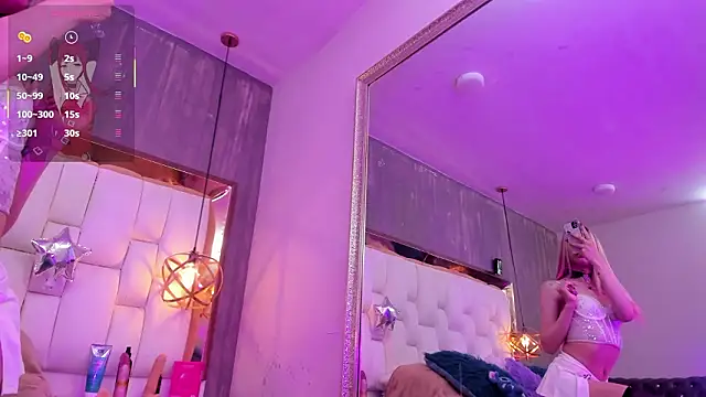 Chatroom XXX en direct de Foxxy_Doll