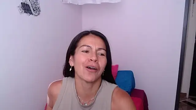 แชท XXX สดของ camilavargas_