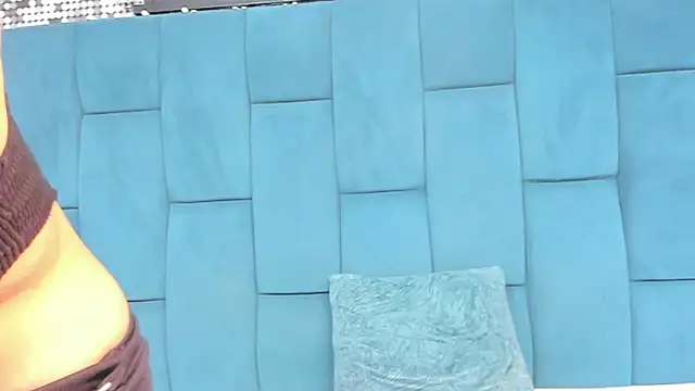 reze_chaw's Live XXX Chat