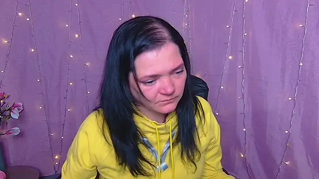 LauraFinn élő XXX-chatje