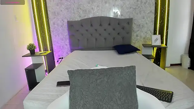 Онлайн чат XXX GiannaSlimJB