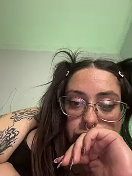 Mizztikaa – Naživo XXX chat