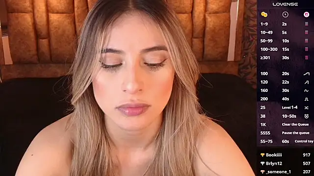 Chatroom XXX en direct de KiaraCarter