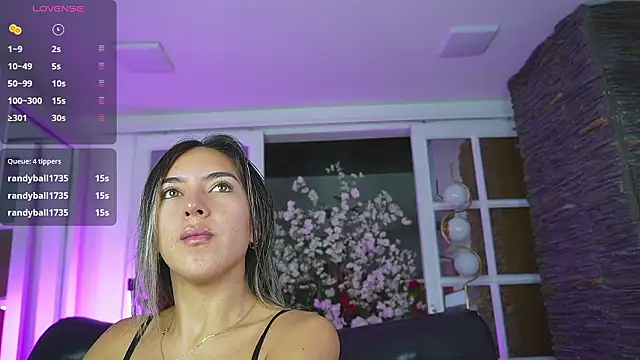 Živý XXX chat foxy_zoe