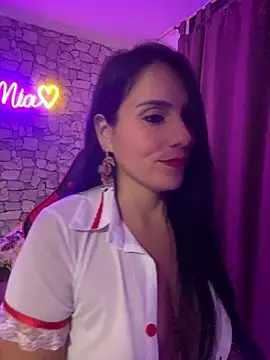 Miaswwe Chat XXX live