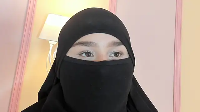 _zharaa – Naživo XXX chat