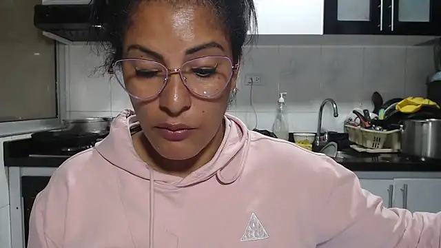 kateleyagrey Show Webcam