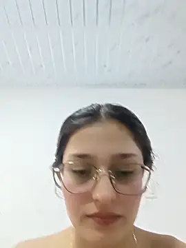 Ary-18 Live XXX-chat