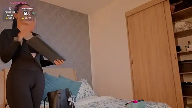 Lucia_Brown_ Live XXX-chat