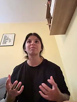 Brutecia2002 Live XXX-chat