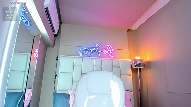 MiaCamille_: онлайн-секс-чат