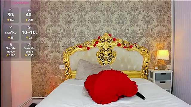 JulieBigAssx's Live XXX Chat