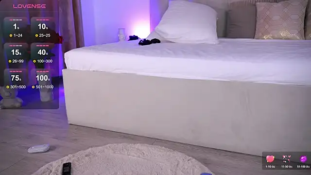 AishaSins live XXX chat