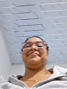 -VICKKY Chat XXX live