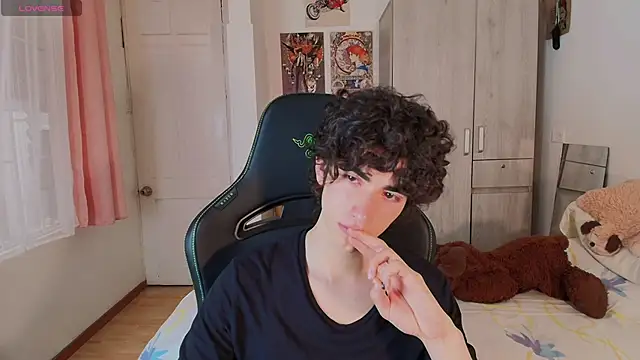 Nude_Boy18 即時 XXX 聊天