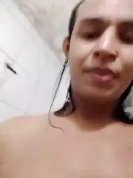 lorraine2036's Live XXX Chat