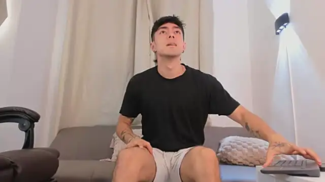 XXX chat uživo modela etham_wolf1