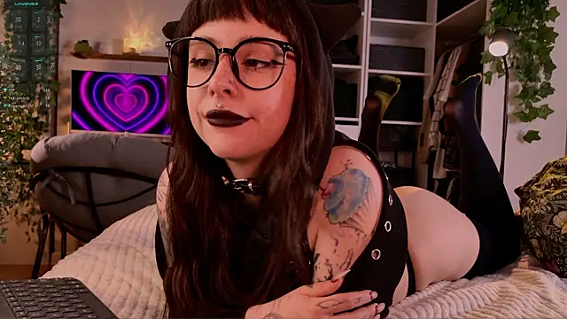 دردشة MichaellaMoon الجنسية المباشرة