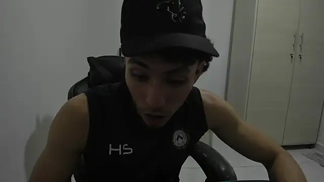 enzo_sloran live XXX chat