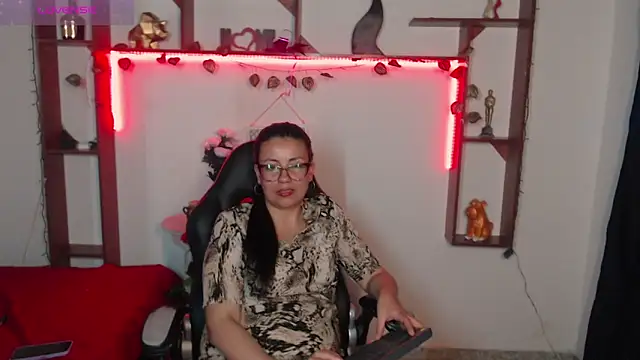 QueenRose94 – Naživo XXX chat