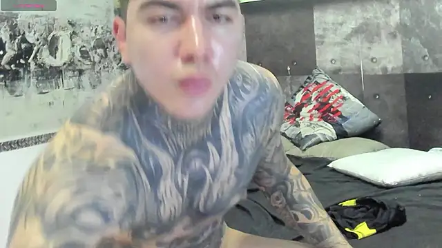 Gury_tattoo: απευθείας συνομιλία ΧΧΧ