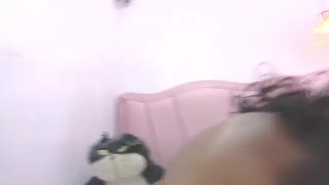 valeriacute18's Live XXX Chat