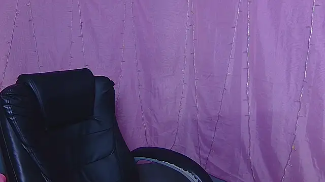 LauraFinn Webcam Show