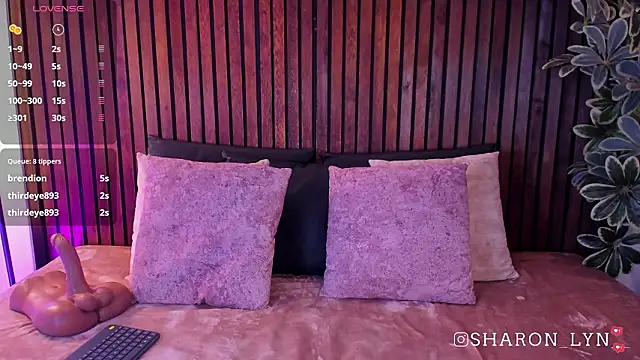 SharonLyn_ élő XXX-chatje