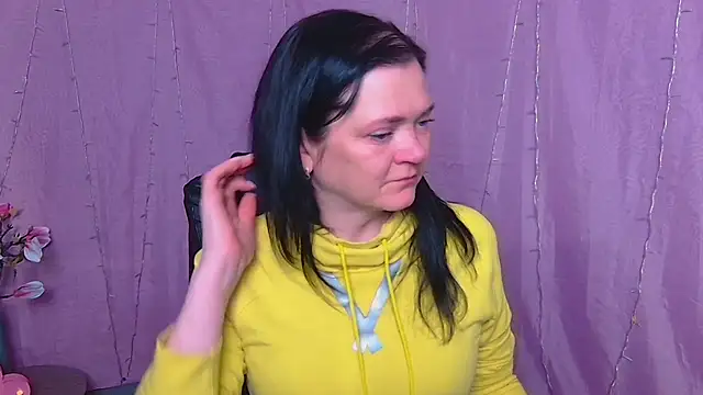 LauraFinn's Live XXX Chat