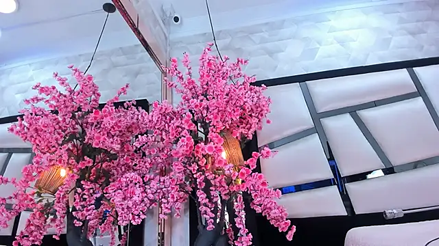 Chat XXX en directo de TessaCooper1