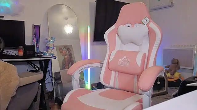 ENGLISHEMILY_69's Live XXX Chat