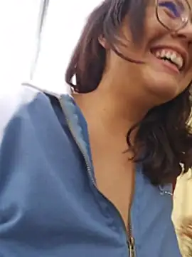 Mari-98 Chat XXX in diretta