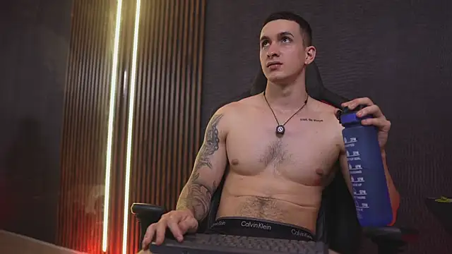 Chatroom XXX en direct de JacksonOlsenn