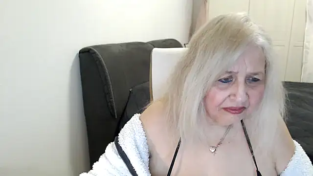 SusiLifeXXX élő XXX-chatje