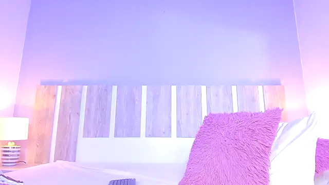 EmilySearssのライブXXXチャット