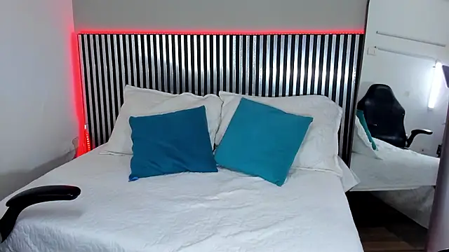 Maddie_Rouss 现场XXX聊天